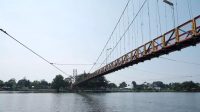 Jembatan gantung Taman Albar-du