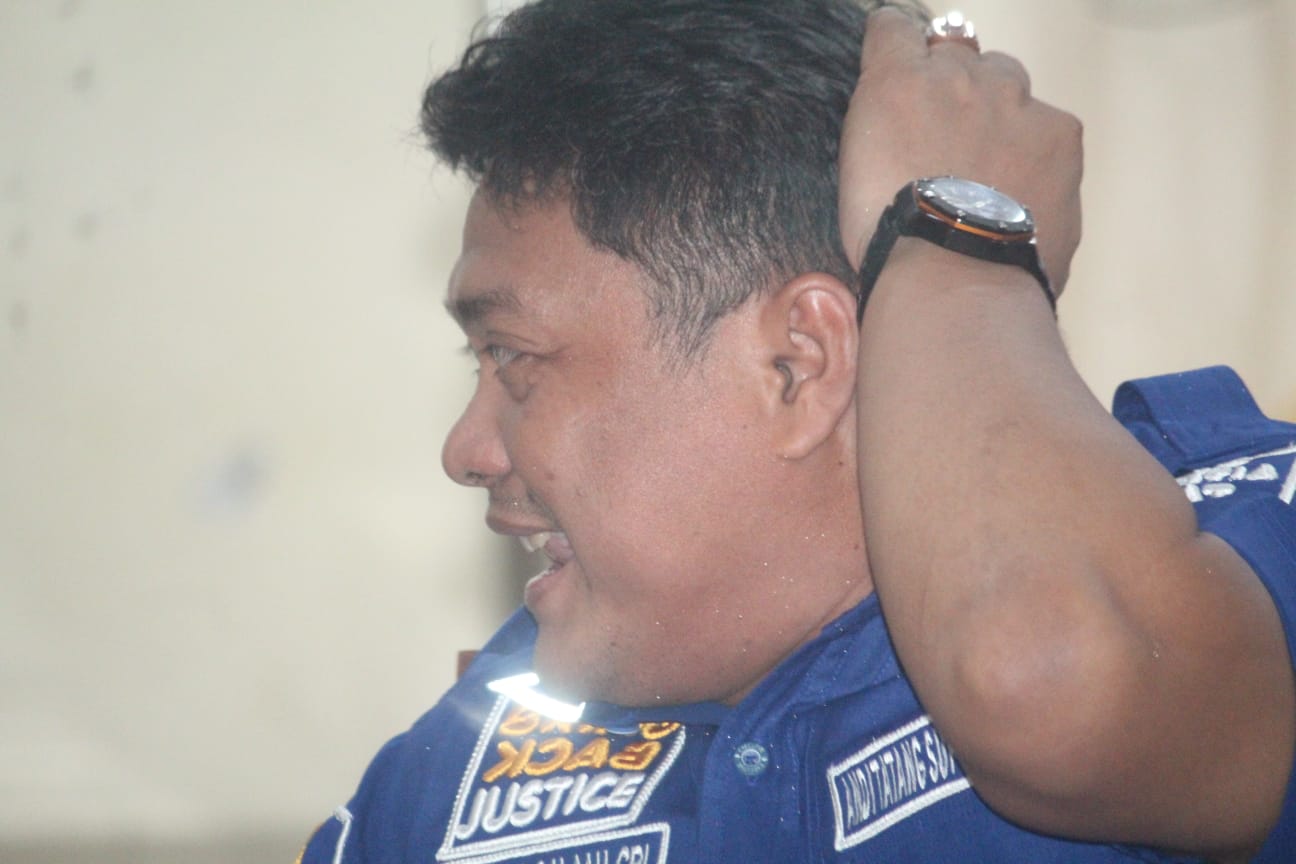 Sumber Foto: Fir'ad || Andi Tatang, saat menjadi pemateri acara diskusi publik SWI Kota Depok. (08/06/2023).