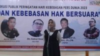 Sumber Foto: depokupdate.id - Eni Sumarni anggota DPD RI Perwakilan Jabar, saat memberikan sambutan di acara diskusi publik SWI Depok. (08/06/2023)