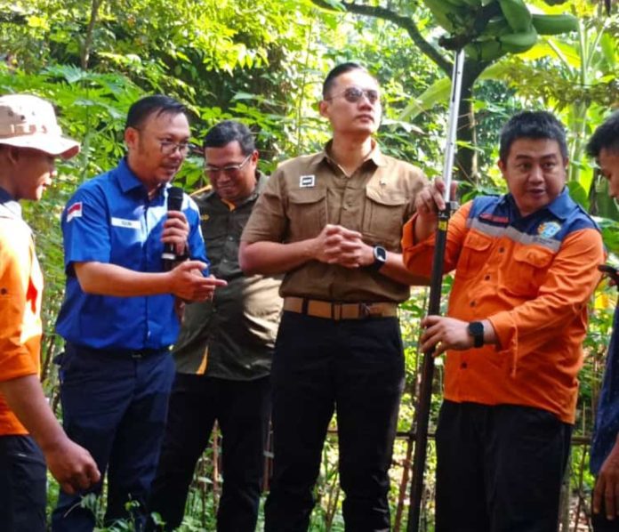 Kakan BPN Kota Depok, Indra Gunawan bersama Menteri ATR, Agus Harimurti Yudhoyono (AHY).