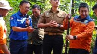 Kakan BPN Kota Depok, Indra Gunawan bersama Menteri ATR, Agus Harimurti Yudhoyono (AHY).