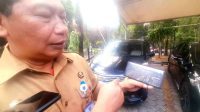 Abra Kadis DLHK Depok, saat memperlihatkan kondisi terkini di TPA Cipayung - TN