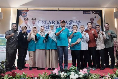 Wakil Wali Kota Depok, Imam Budi Hartono bersama jajaran Dinas Kesehatan dan Rumah Sakit Umum Daerah Khidmat Sehat Afiat Kota Depok diacara Gebyar KiSA 2024. (dok. Diskominfo)