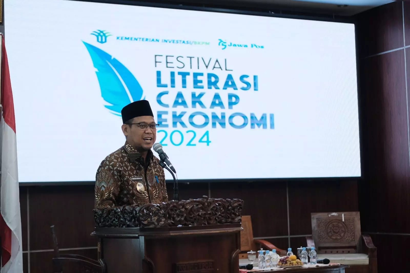 Wakil DU Wakil Wali Kota Depok, Imam Budi Hartono membuka Festival Literasi Cakap Ekonomi.