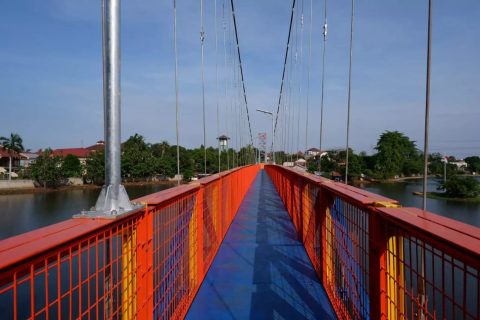 Jembatan Gantung Taman Albar