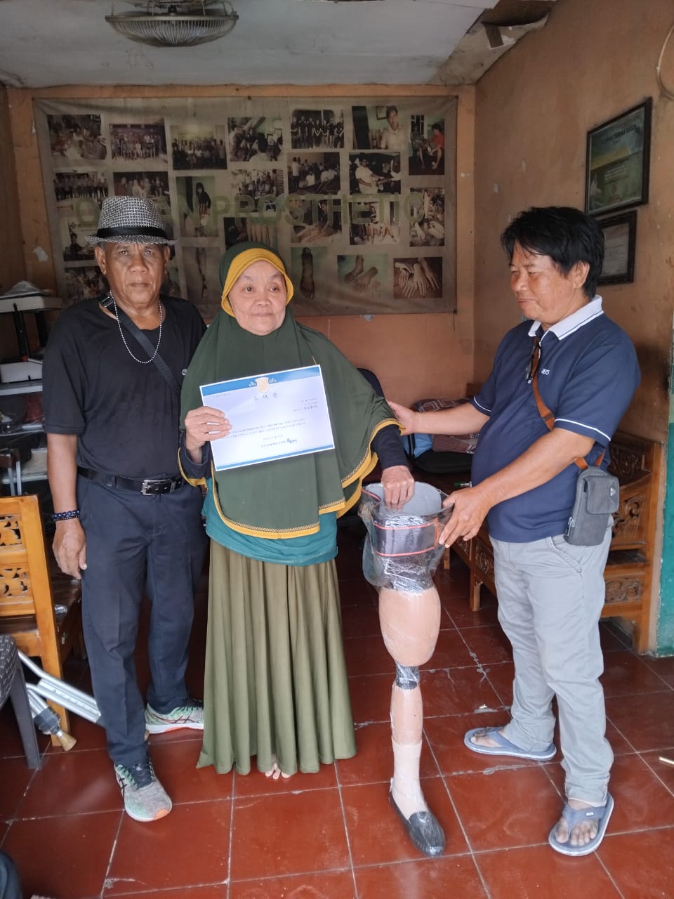 Surini didamping Misar staf YGP dan Ali Saga.
