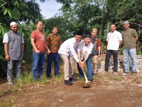 Wakil Wali Kota Depok Imam Budi Hartono melakukan groundbreaking Taman Pemakaman Khusus Muslim Bella Casa