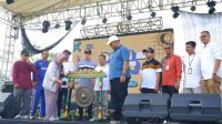Pj Sekda Kota Depok Nina Suzana membuka kegiatan Beji Fest 2024 di Lapangan Kukusan Kecamatan Beji. (dok.MGG Fajar).