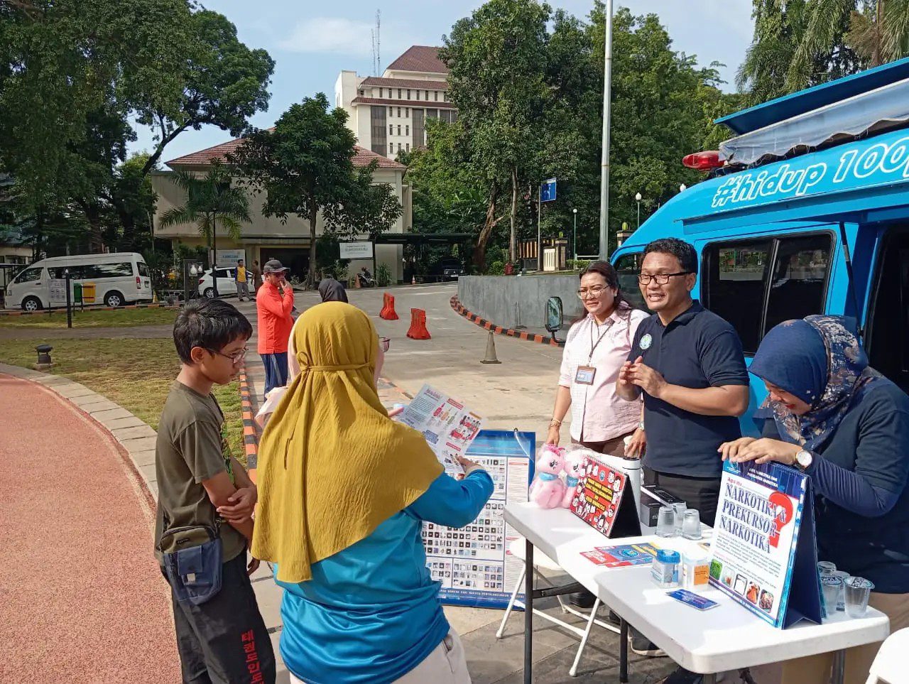 Badan Narkotika Nasional (BNN) Kota Depok menggelar kegiatan edukasi Pencegahan, Pemberantasan, Penyalahgunaan, dan Peredaran Gelap Narkoba (P4GN) di Depok Open Space (DOS), Balai Kota Depok. (dok. BNN Depok)