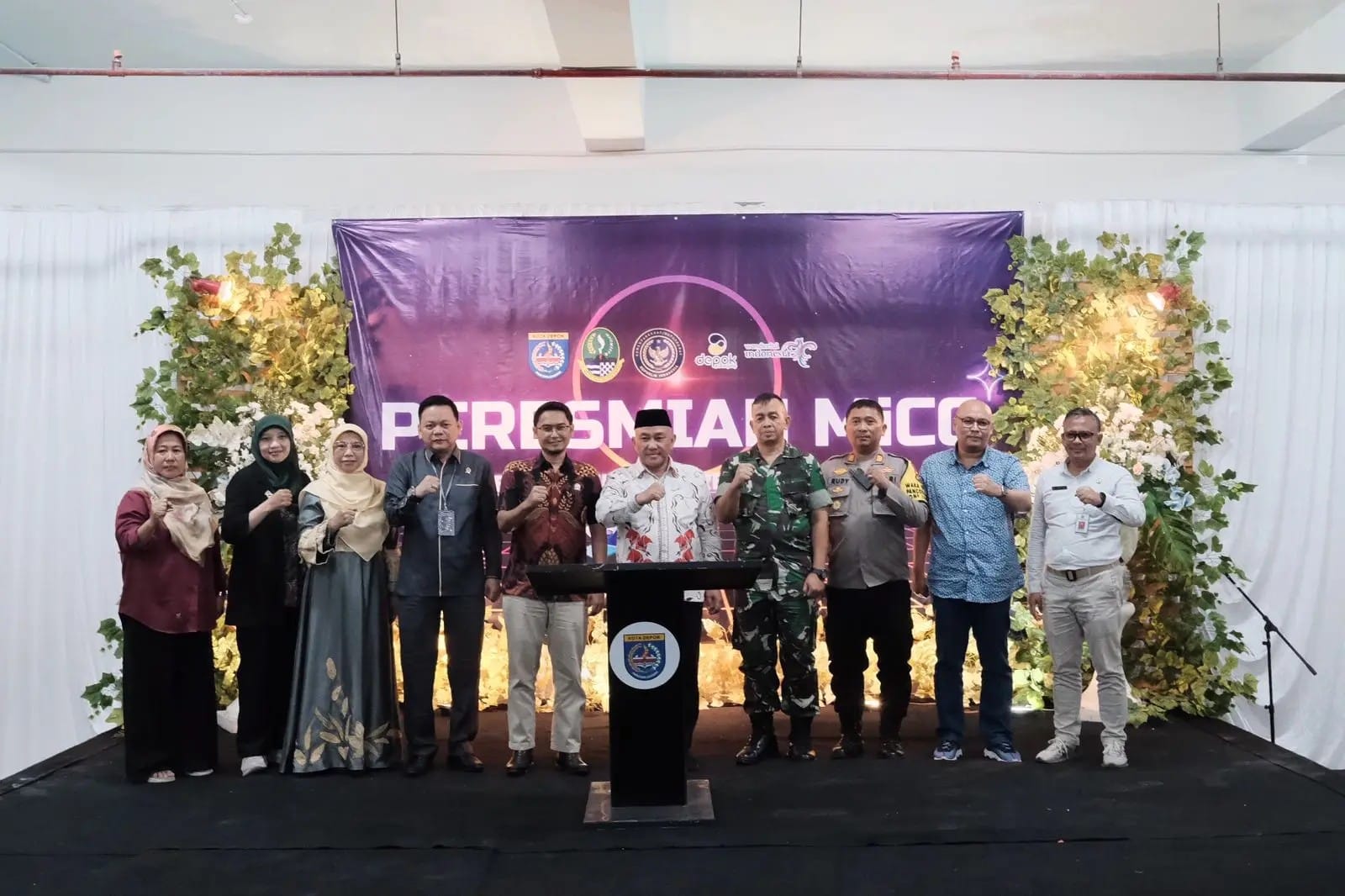 Wali Kota Depok Mohammad Idris, perwakilan forkopimda dan pejabat Pemkot Depok meresmikan Depok Minimalist Creative Centre