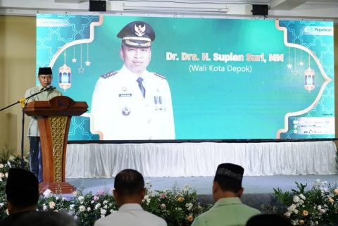 Wali Kota Depok Supian Suri memberikan sambutan dalam kegiatan santunan yatim piatu dan Bukber Yayasan Investa Cendekia Amanah.