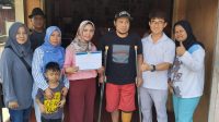 YGP Berikan Bantuan Kaki Palsu untuk Warga Pancoran Mas