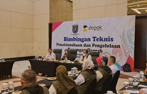 Penjabat (Pj) Sekretaris Daerah (Sekda) Kota Depok, Nina Suzana dikegiatan Bimtek Penatausahaan Pengelolaan Keuangan Tahun Anggaran 2025