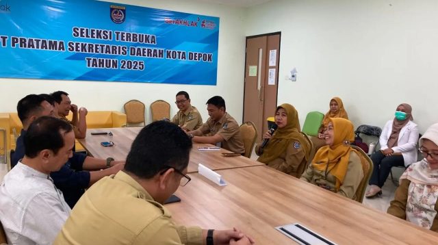 Pj Sekda Depok, Nina Suzana saat kegiatan tes kesehatan calon Jabatan Pimpinan Tinggi (JPT) Pratama Sekretaris Daerah Kota Depok tahun 2025.