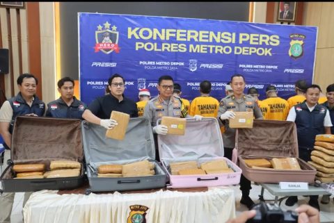 Konferensi pers Polres Metro Depok Ungkap kasus narkoba. (dok. Humas Polres Depok).