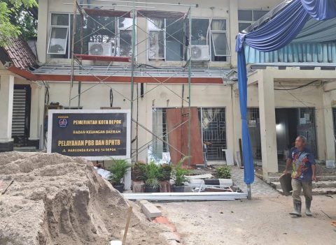 Proses rehab gedung pelayanan Pajak Bumi Bangunan Pedesaan dan Perkotaan (PBB-P2).