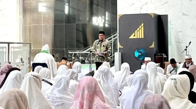 Sekda Kota Depok Mangnguluang Mansur menghadiri Reuni Akbar Haji se-Kota Depok Sekda Kota Depok Mangnguluang Mansur menghadiri Reuni Akbar Haji se-Kota Depok