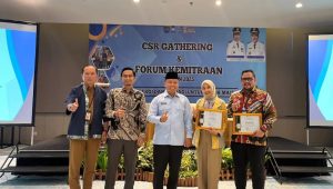 Wali Kota Depok, Supian Suri (tengah) bersama perwakilan Bank BJB dan PT Bayer Indonesia dalam acara CSR Gathering dan Forum Kemitraan Tahun 2025.
