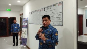 Sekda Depok, Mangnguluang Mansur pada apel Pencanangan Zona Integritas WBK dan WBBM melalui Reformasi Birokrasi yang digelar Dinas Penanaman Modal dan Pelayanan Terpadu Satu Pintu (DPMPTSP).