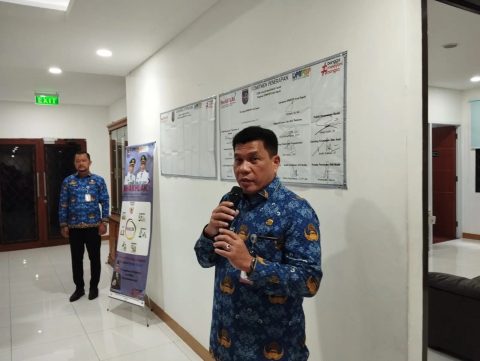 Sekda Depok, Mangnguluang Mansur pada apel Pencanangan Zona Integritas WBK dan WBBM melalui Reformasi Birokrasi yang digelar Dinas Penanaman Modal dan Pelayanan Terpadu Satu Pintu (DPMPTSP).