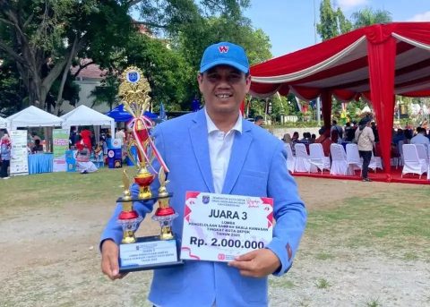 Lurah Duren Seribu (Duser), Ahmad Sabani.